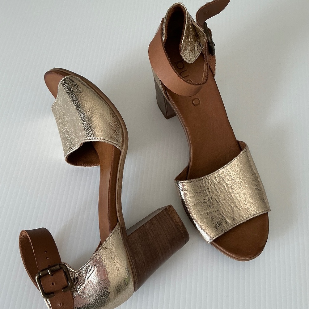 Bueno Gold Brown Leather Sandal Heels